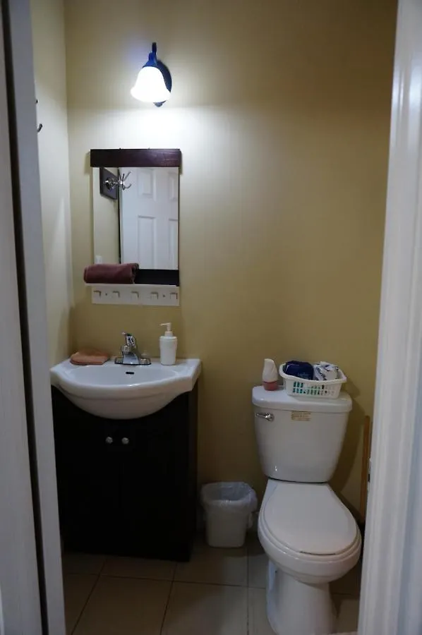 Kaisar Guest House Toronto 2*,  Canada